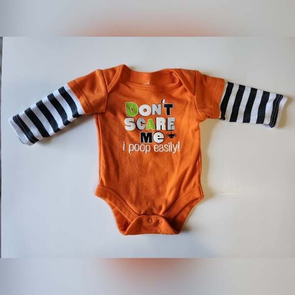 Newborn Halloween Orange Onesie With Long Sleeves & 2 Pairs of Newborn Bottoms - Picture 2 of 7